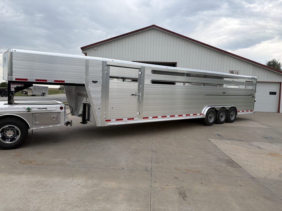 New 2027 Hillsboro Endura 7.5 x 32ft Livestock Trailer Triple 8k axles