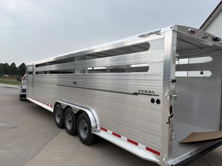 New 2027 Hillsboro Endura 7.5 x 32ft Livestock Trailer Triple 8k axles