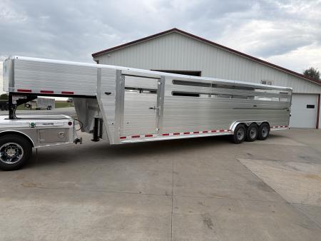 New 2027 Hillsboro Endura 7.5 x 32ft Livestock Trailer Triple 8k axles