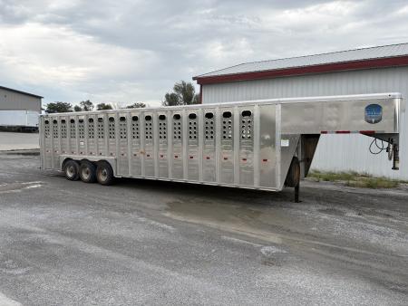 Used 2025 Merritt 32ft Cattle Livestock Trailer