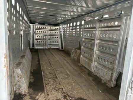 Used 2025 Merritt 32ft Cattle Livestock Trailer
