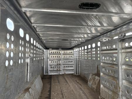 Used 2025 Merritt 32ft Cattle Livestock Trailer