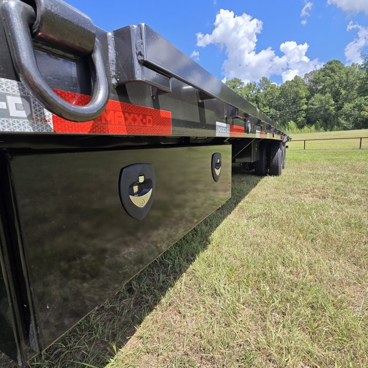 New 2027 MAXX-D YDB Equipment Trailer