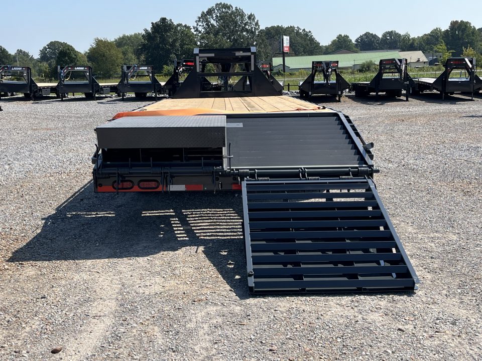 New 2027 Lamar Gooseneck Trailer | 102" x 25' | 20K GVWR
