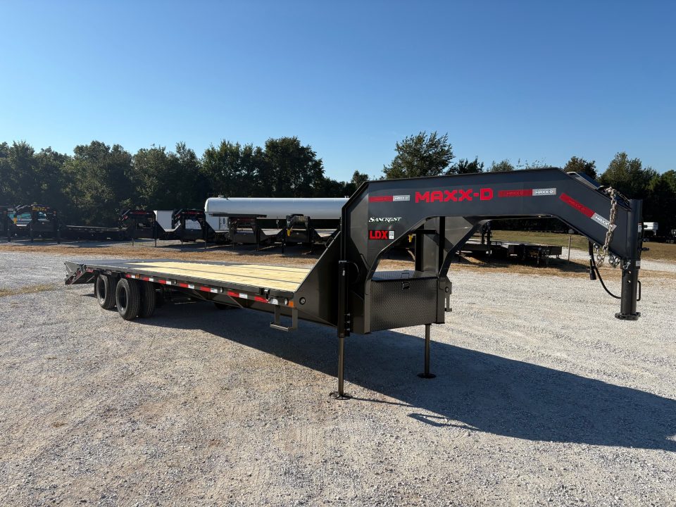 New 2027 MAXX-D 102X30 25K GOOSENECK W / MAX RAMPS & HYDRO JACKS
