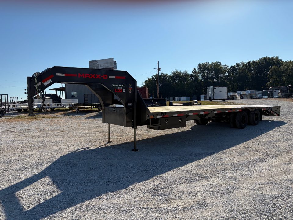 New 2027 MAXX-D 102X30 25K GOOSENECK W / MAX RAMPS & HYDRO JACKS