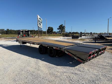 New 2027 MAXX-D 102X30 25K GOOSENECK W / MAX RAMPS & HYDRO JACKS