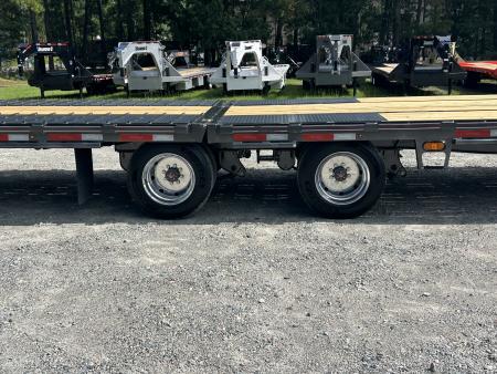 New 2027 Diamond C FMAX212 40' (28ft Deck + 12ft Dove ) Hydraulic Dovetail, 12K Axles, 17.5 Tires, 4-Tool-Boxes, Winch Rail , Disc Brakes & MORE !!