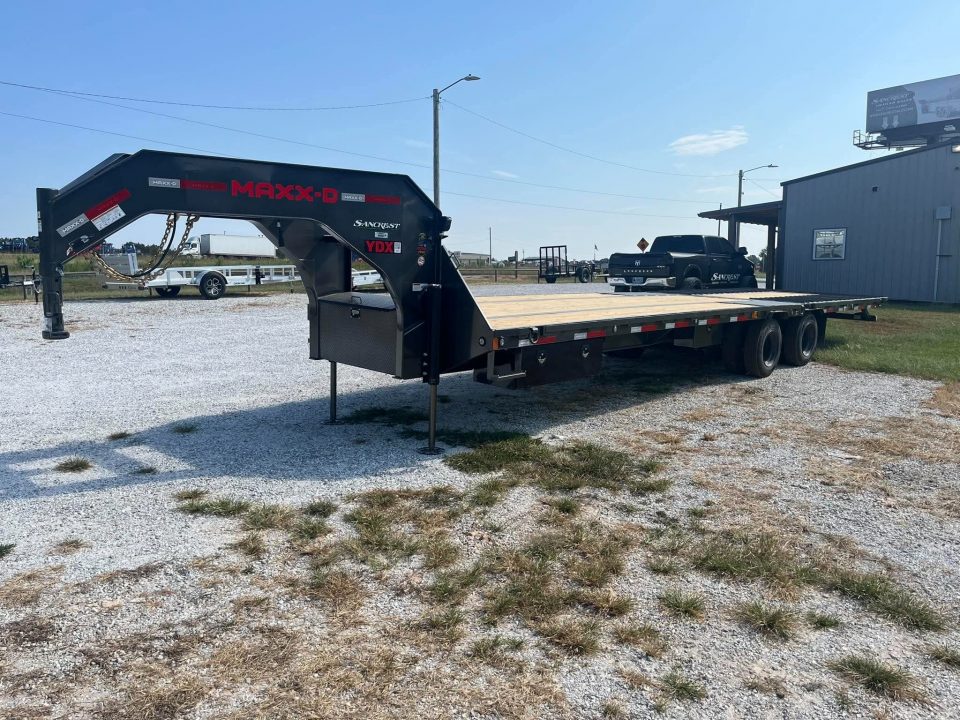 New 2027 MAXX-D 102 X 32 YDX TANDEM DUAL GN HYDROTAIL W/ STEEL RUNNERS/ HYDRO JACKS/ TORQUE TUBE