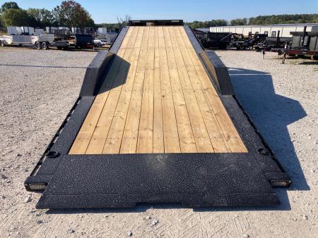 New 2027 MAXX-D 102x28 TANDEM 18K GN TILT W/ HYDROJACKS, DRIVE OVER FENDERS & WIRELESS REMOTE Tilt Trailer