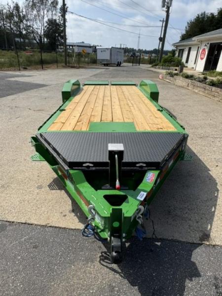 New 2027 Diamond C 82x20' Equipment, 36" Dove, Max Ramps LPX207