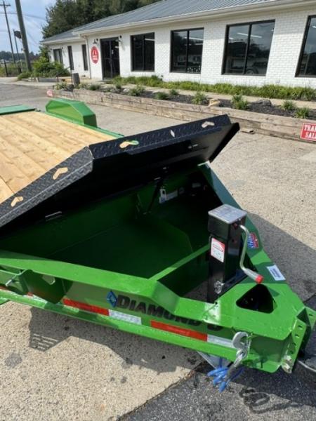 New 2027 Diamond C 82x20' Equipment, 36" Dove, Max Ramps LPX207