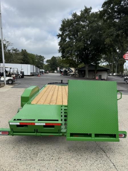 New 2027 Diamond C 82x20' Equipment, 36" Dove, Max Ramps LPX207