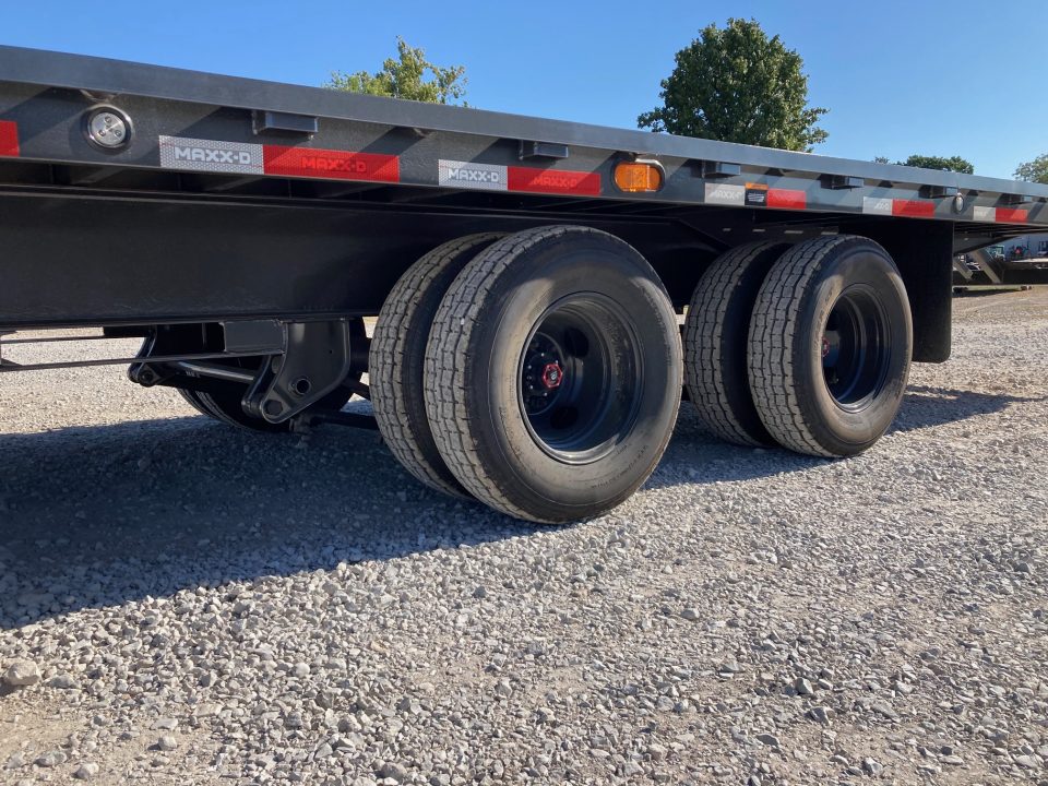 New 2027 MAXX-D 102x32 TANDEM 25K GN FULL TILT W/ HYDROJACKS & WIRELESS REMOTE Tilt Trailer
