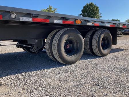 New 2027 MAXX-D 102x32 TANDEM 25K GN FULL TILT W/ HYDROJACKS & WIRELESS REMOTE Tilt Trailer