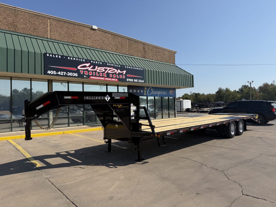 New #038625 2027 DIAMOND T DTF 30 X 102 DUAL TANDEM 20K GOOSENECK W/ MAXX RAMPS