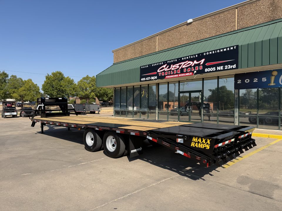 New #038625 2027 DIAMOND T DTF 30 X 102 DUAL TANDEM 20K GOOSENECK W/ MAXX RAMPS