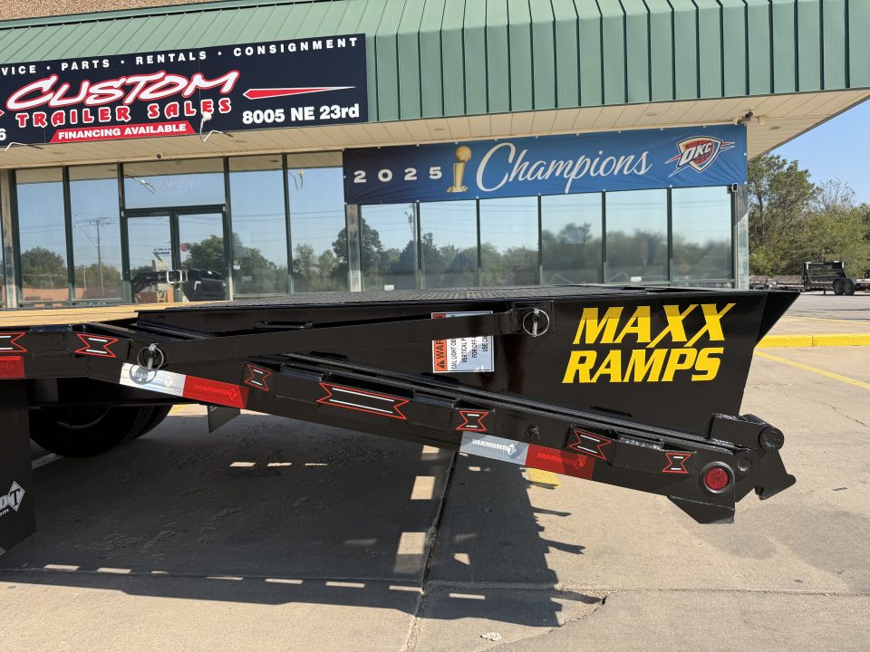 New #038625 2027 DIAMOND T DTF 30 X 102 DUAL TANDEM 20K GOOSENECK W/ MAXX RAMPS