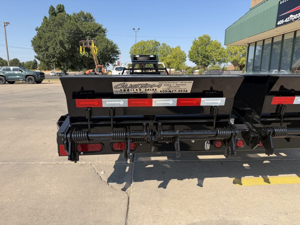New #038625 2027 DIAMOND T DTF 30 X 102 DUAL TANDEM 20K GOOSENECK W/ MAXX RAMPS