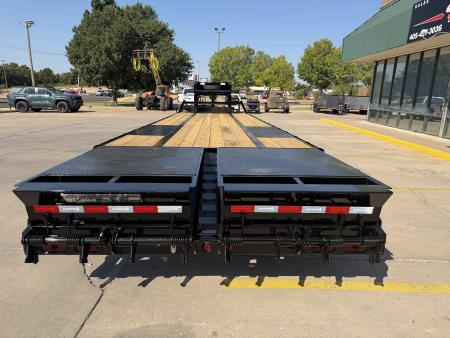 New #038625 2027 DIAMOND T DTF 30 X 102 DUAL TANDEM 20K GOOSENECK W/ MAXX RAMPS