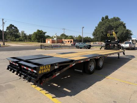 New #038625 2027 DIAMOND T DTF 30 X 102 DUAL TANDEM 20K GOOSENECK W/ MAXX RAMPS