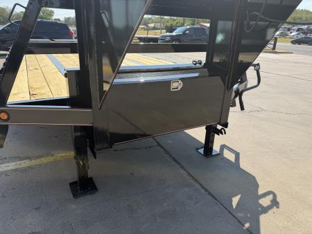 New #038625 2027 DIAMOND T DTF 30 X 102 DUAL TANDEM 20K GOOSENECK W/ MAXX RAMPS