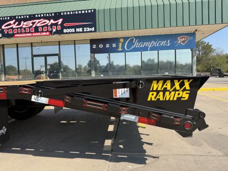 New #038625 2027 DIAMOND T DTF 30 X 102 DUAL TANDEM 20K GOOSENECK W/ MAXX RAMPS