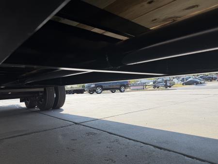 New #038625 2027 DIAMOND T DTF 30 X 102 DUAL TANDEM 20K GOOSENECK W/ MAXX RAMPS