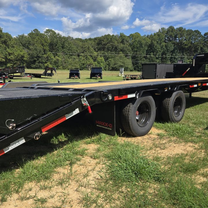 New 2027 MAXX-D 30' LDX Equipment Trailer