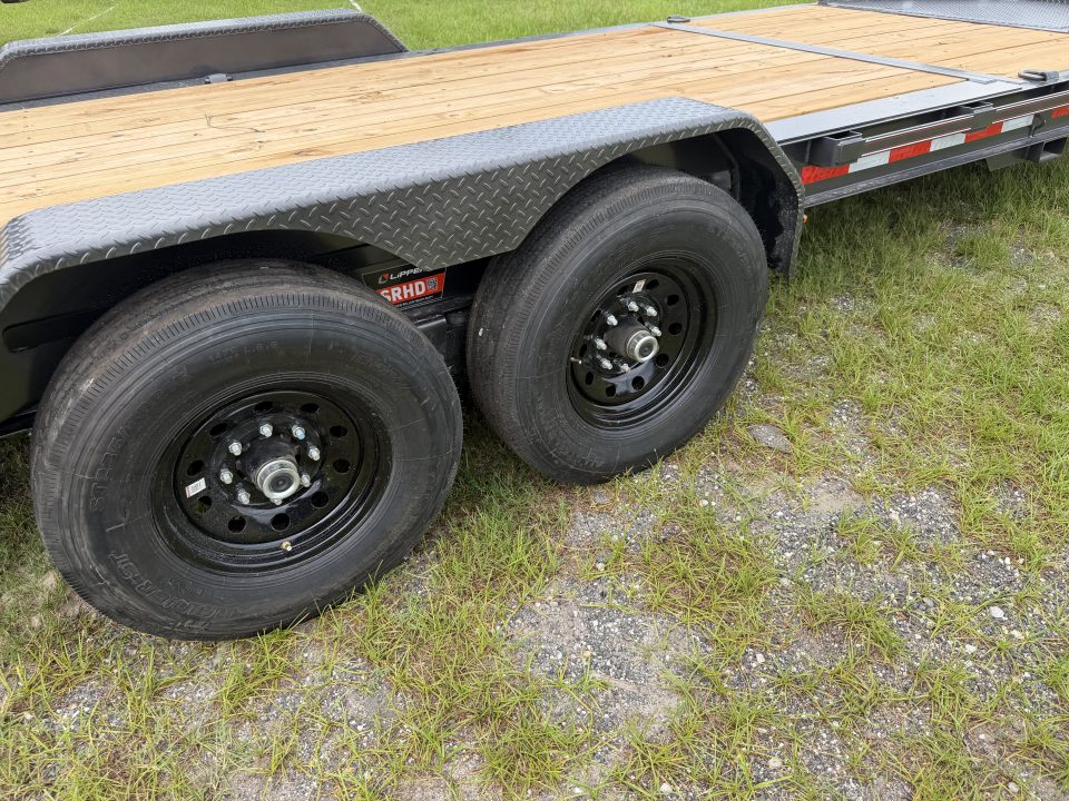 New 2027 Diamond C Hdt207 Tilt Trailer 82”x20’ 2 speed 15k drop leg jack 14 ply tires & fork holders