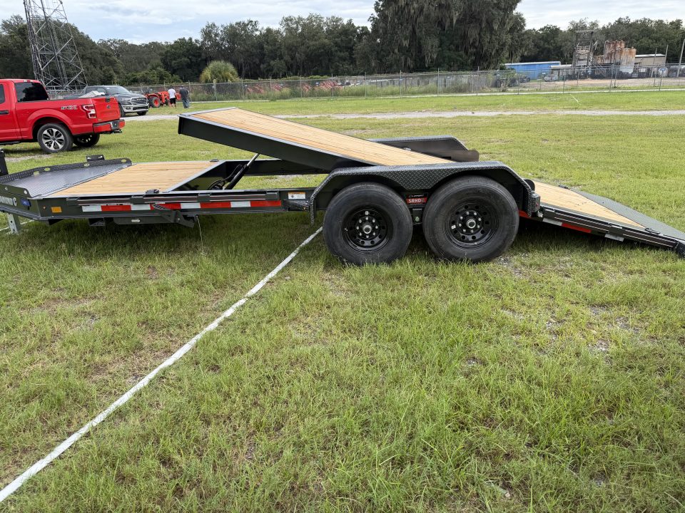 New 2027 Diamond C Hdt207 Tilt Trailer 82”x20’ 2 speed 15k drop leg jack 14 ply tires & fork holders