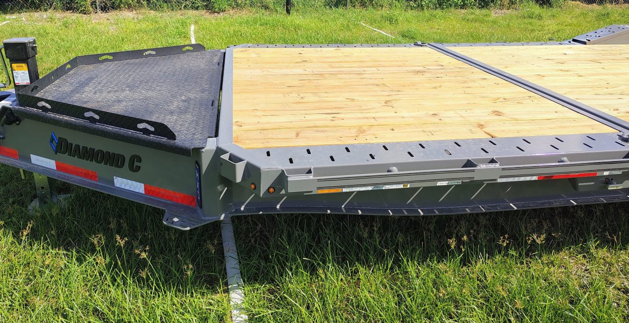New 2027 DIAMOND C HXD208 24X102 TILT TRAILER WITH DRIVE OVER FENDERS; 6 FOOT STATIONARY DECK 18 FOOT TILT;18 PLY TIRES;2 SPEED SIMOL DROP LEG JACK