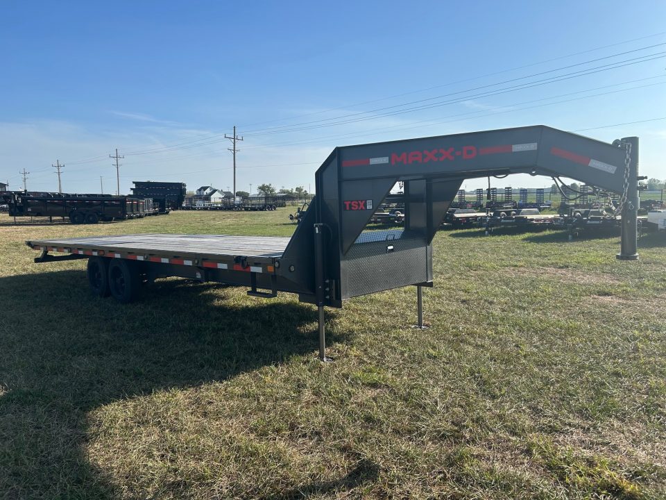 Used 2026 MAXX-D 102x26 Tandem 11.5K GN Deckover Power Tilt w/ Hydraulic Jacks & EOH Brakes