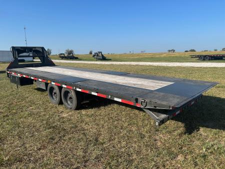 Used 2026 MAXX-D 102x26 Tandem 11.5K GN Deckover Power Tilt w/ Hydraulic Jacks & EOH Brakes