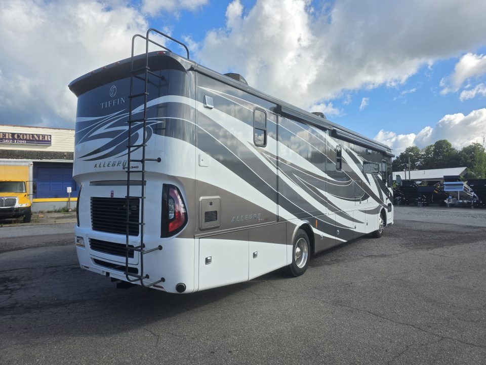 Used 2021 Tiffin Motorhomes Tiffin Allegro red 340 38ll Class A