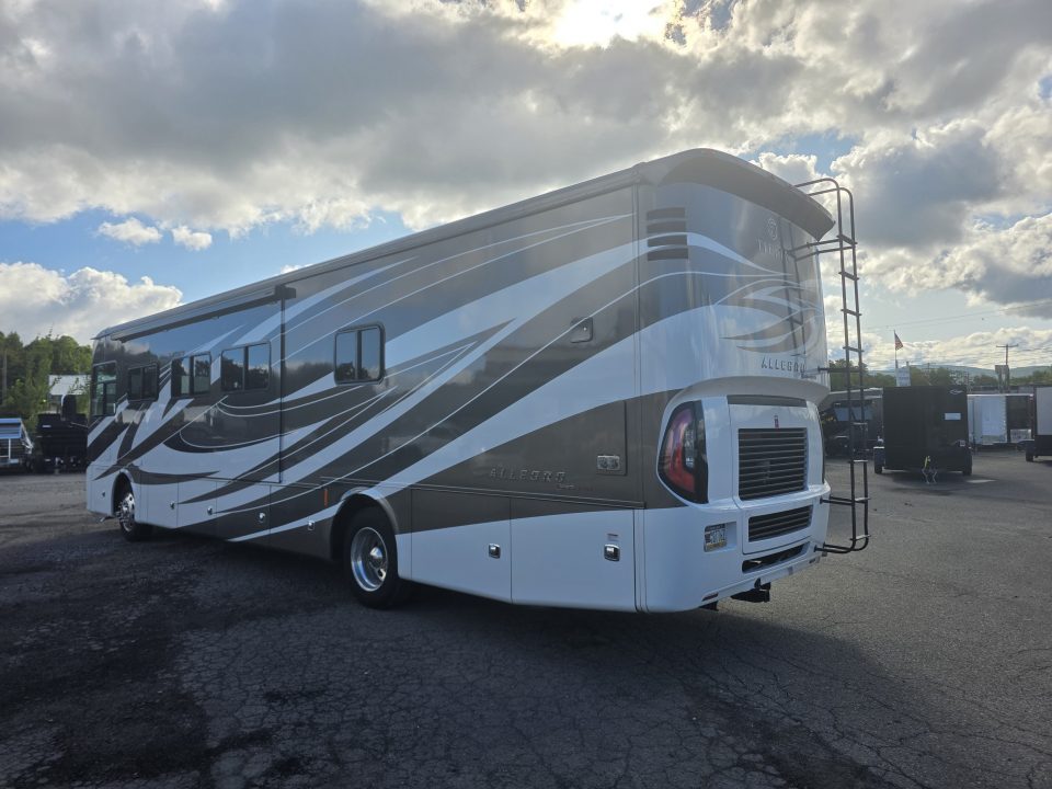 Used 2021 Tiffin Motorhomes Tiffin Allegro red 340 38ll Class A