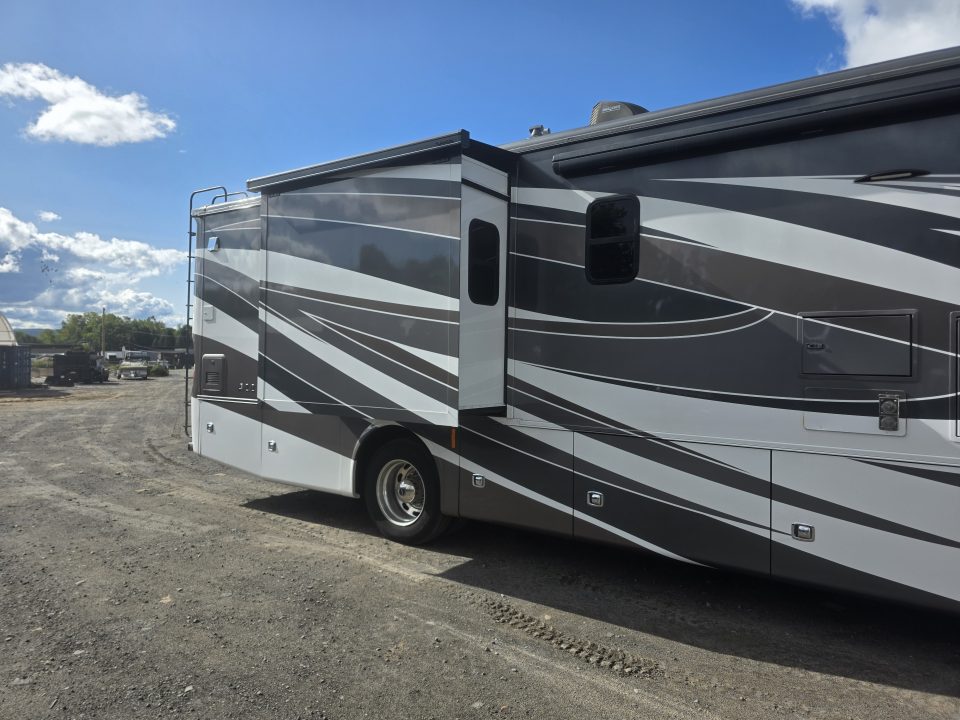 Used 2021 Tiffin Motorhomes Tiffin Allegro red 340 38ll Class A
