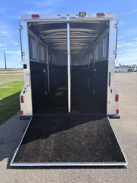 Used 2017 4-Star Trailers 4H Head to Head Horse Trailer