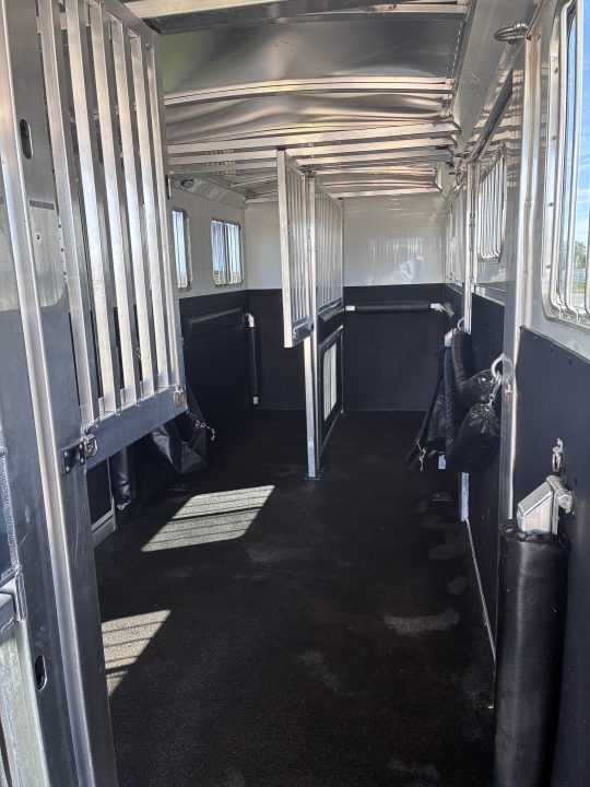 Used 2017 4-Star Trailers 4H Head to Head Horse Trailer