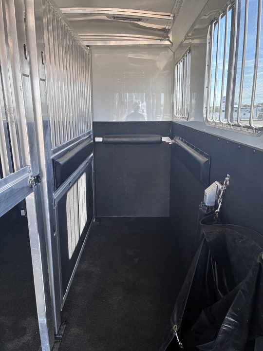 Used 2017 4-Star Trailers 4H Head to Head Horse Trailer