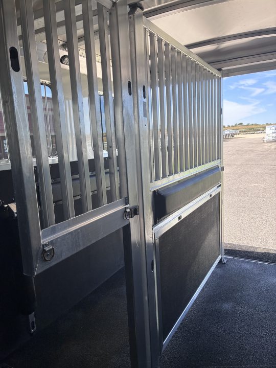 Used 2017 4-Star Trailers 4H Head to Head Horse Trailer