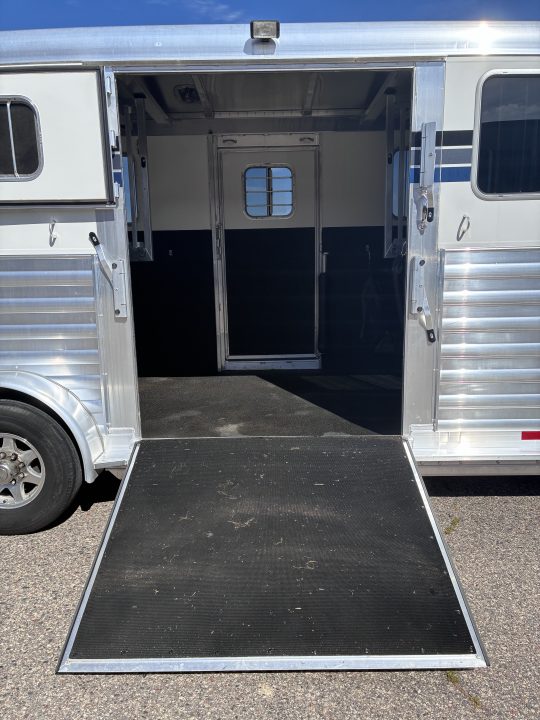 Used 2017 4-Star Trailers 4H Head to Head Horse Trailer