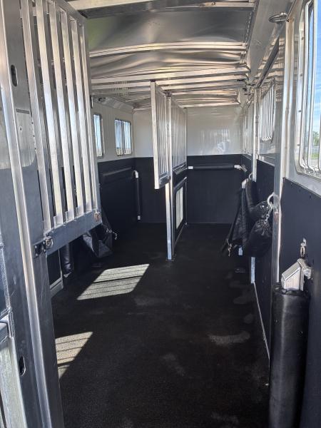 Used 2017 4-Star Trailers 4H Head to Head Horse Trailer