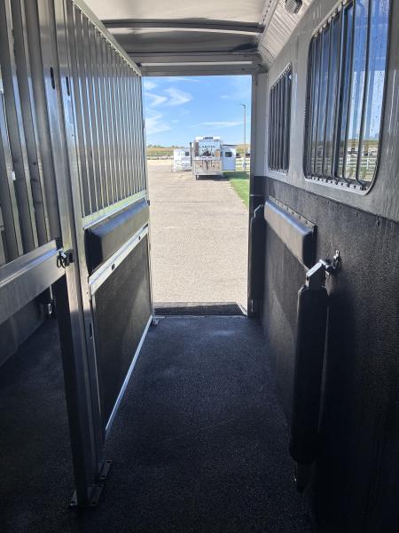 Used 2017 4-Star Trailers 4H Head to Head Horse Trailer