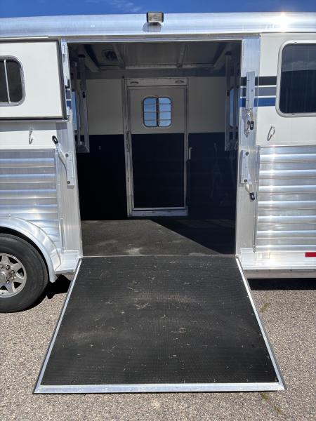 Used 2017 4-Star Trailers 4H Head to Head Horse Trailer