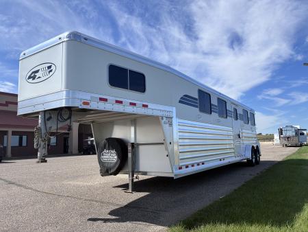 Used 2017 4-Star Trailers 4H Head to Head Horse Trailer
