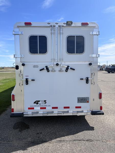 Used 2017 4-Star Trailers 4H Head to Head Horse Trailer