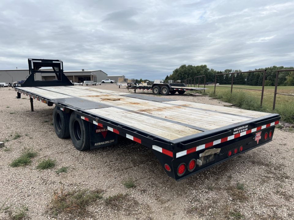 Used 2020 PJ Trailers 28' Gooseneck 12k's Flatbed Trailer