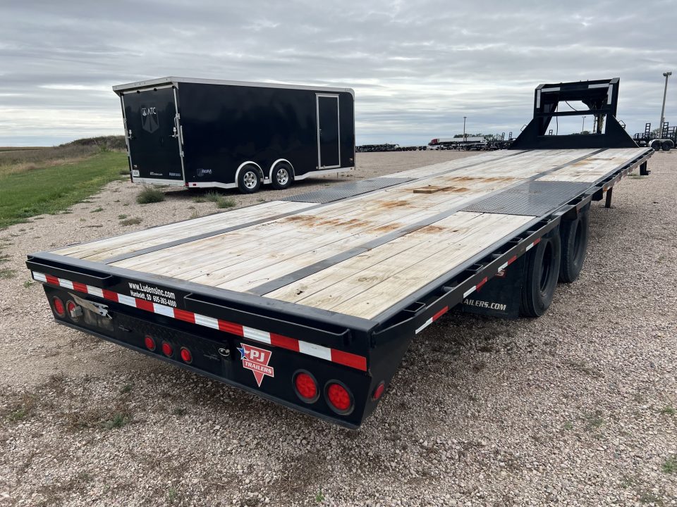 Used 2020 PJ Trailers 28' Gooseneck 12k's Flatbed Trailer