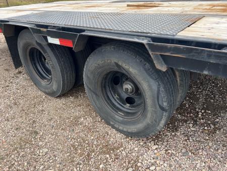 Used 2020 PJ Trailers 28' Gooseneck 12k's Flatbed Trailer
